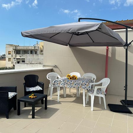 Casa Vacanze La Perla Rara Taranto Exteriör bild