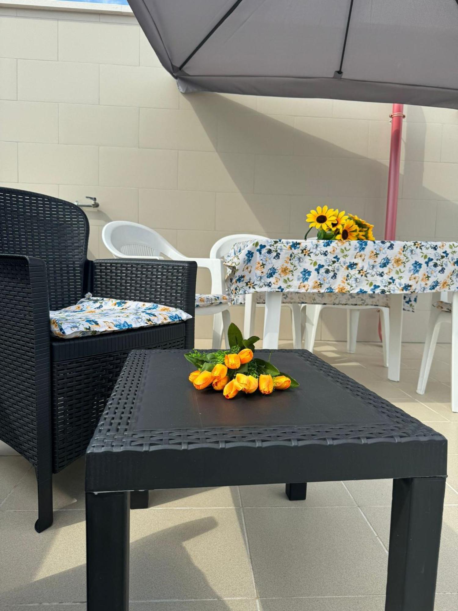 Casa Vacanze La Perla Rara Taranto Exteriör bild