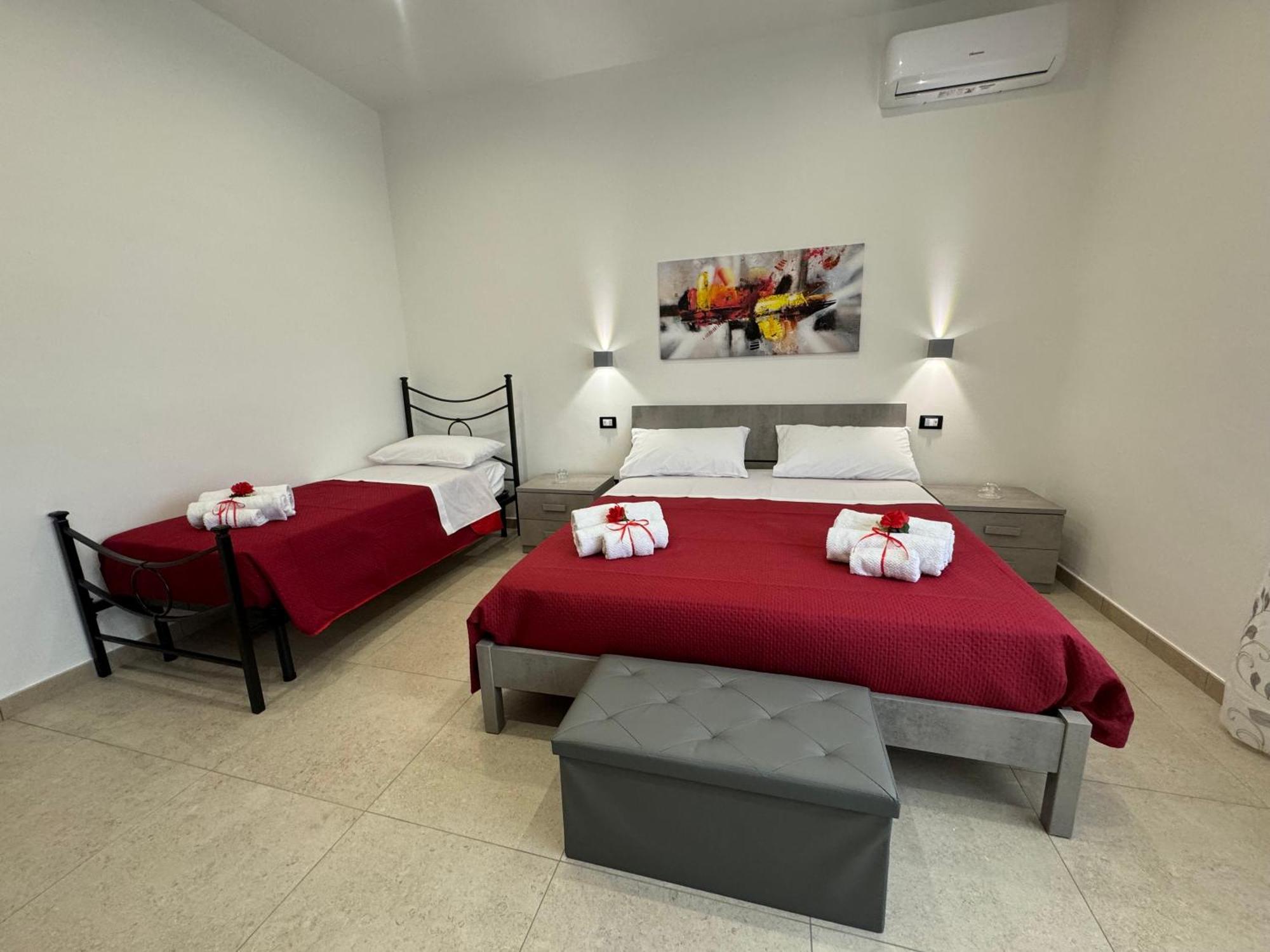 Casa Vacanze La Perla Rara Taranto Exteriör bild