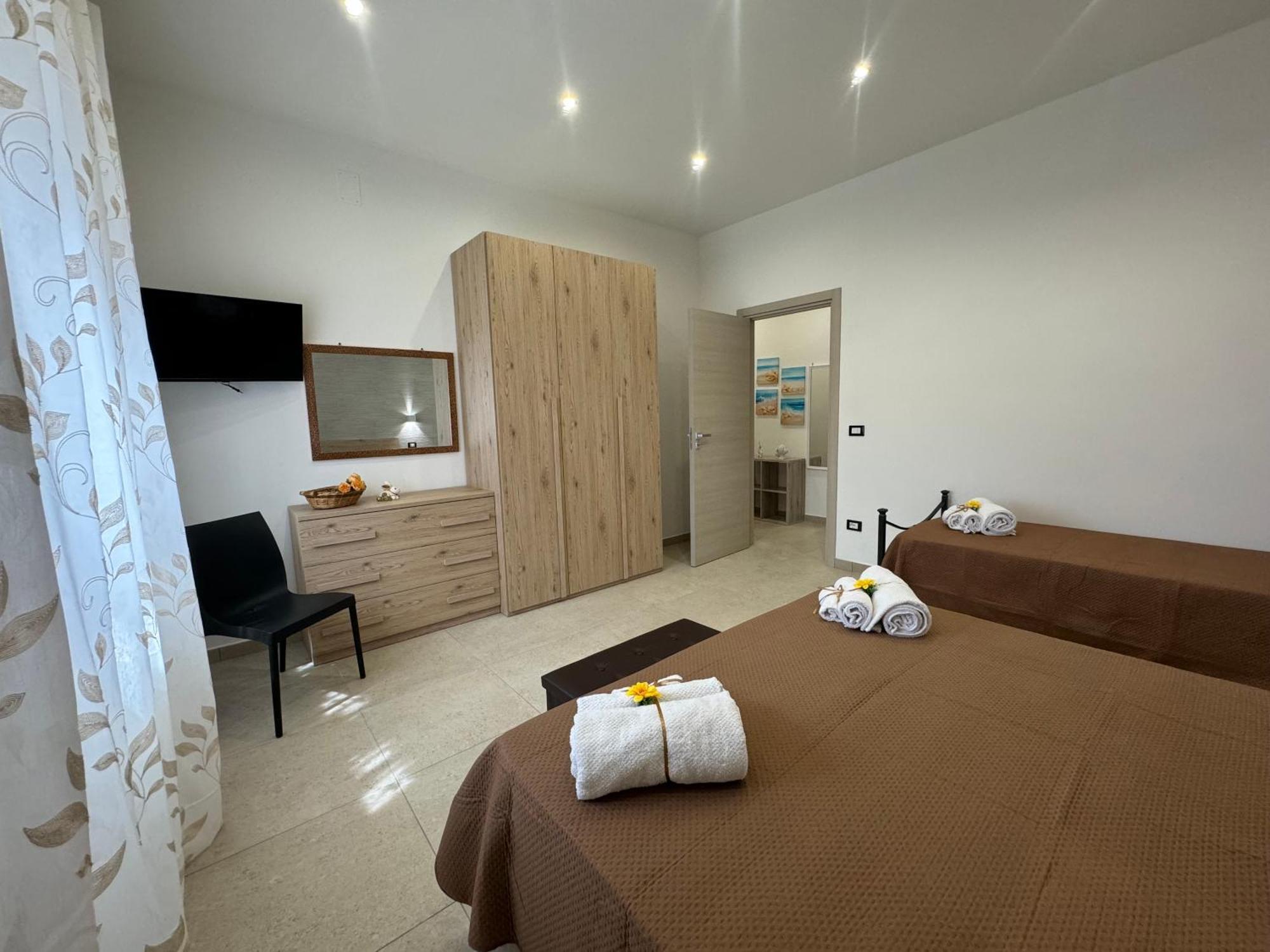 Casa Vacanze La Perla Rara Taranto Exteriör bild