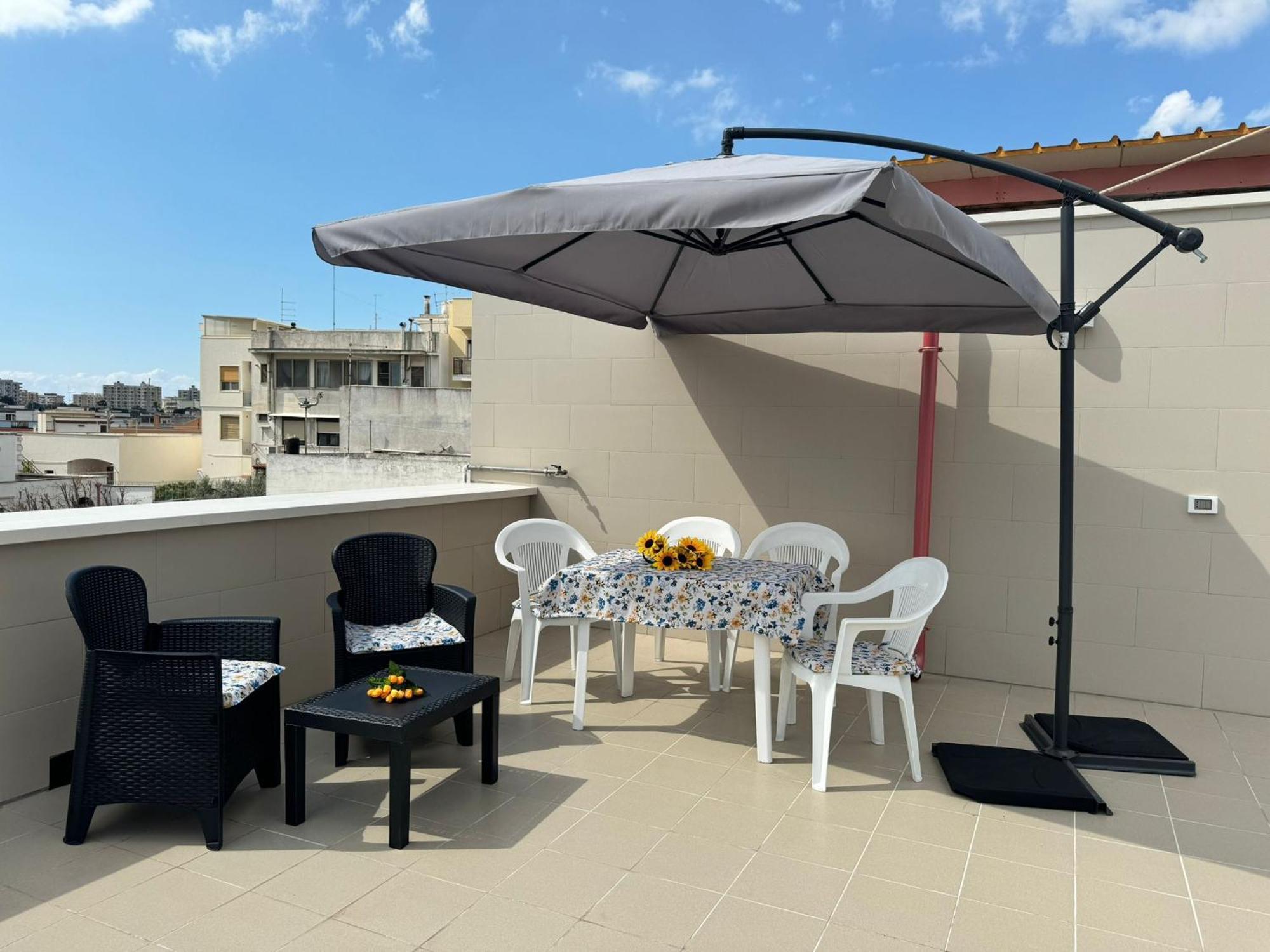 Casa Vacanze La Perla Rara Taranto Exteriör bild